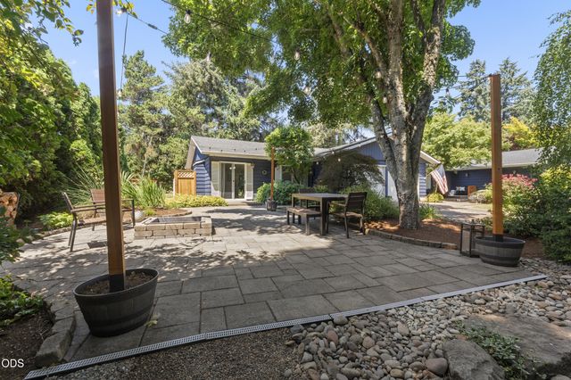 3127 Orchard Heights Road NW, Salem, OR 97304