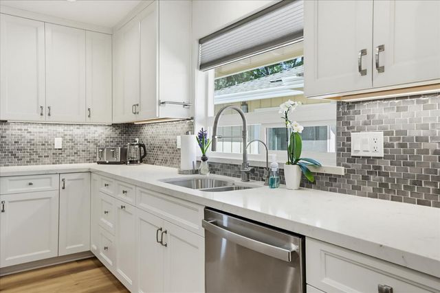 18649 Wildflower Dr, Penn Valley, CA 95946