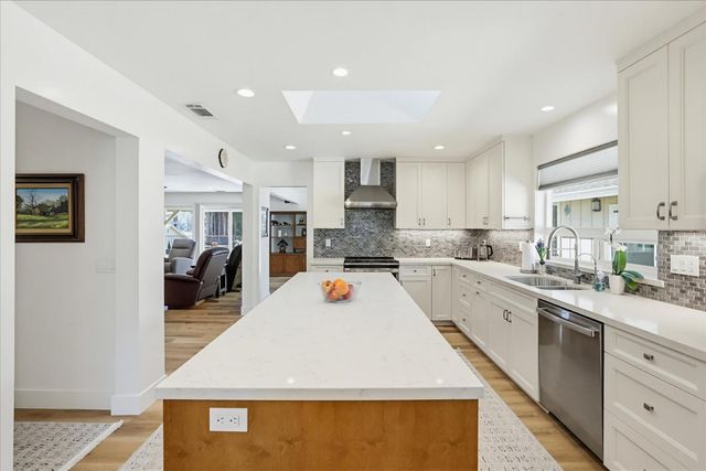 18649 Wildflower Dr, Penn Valley, CA 95946