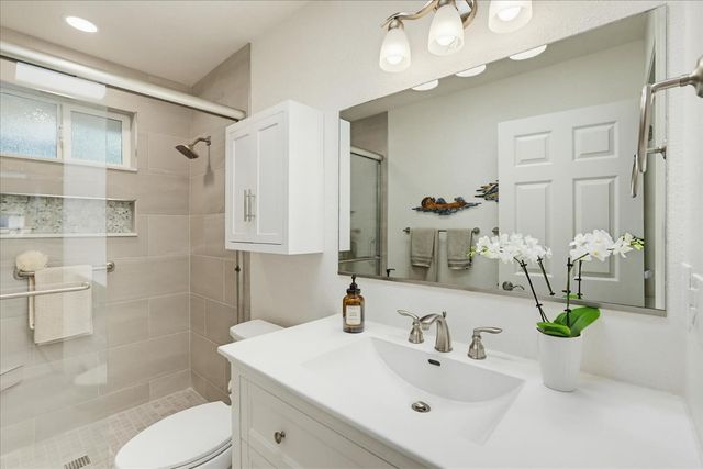 18649 Wildflower Dr, Penn Valley, CA 95946