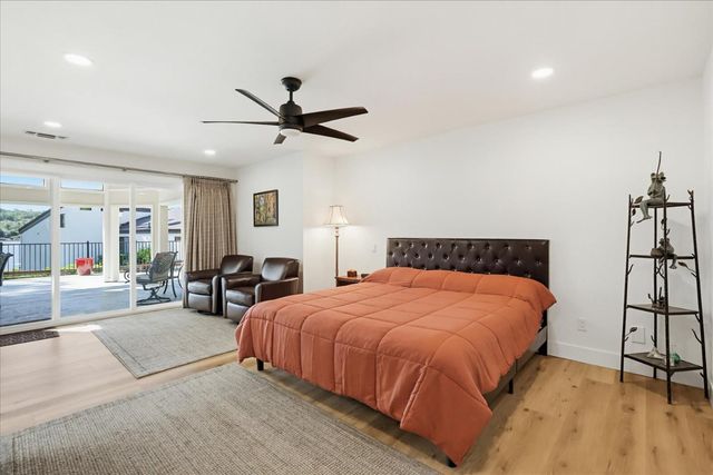18649 Wildflower Dr, Penn Valley, CA 95946