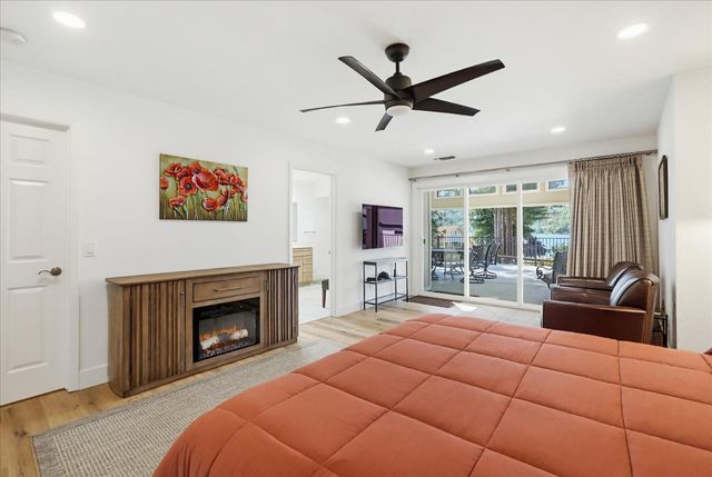 18649 Wildflower Dr, Penn Valley, CA 95946
