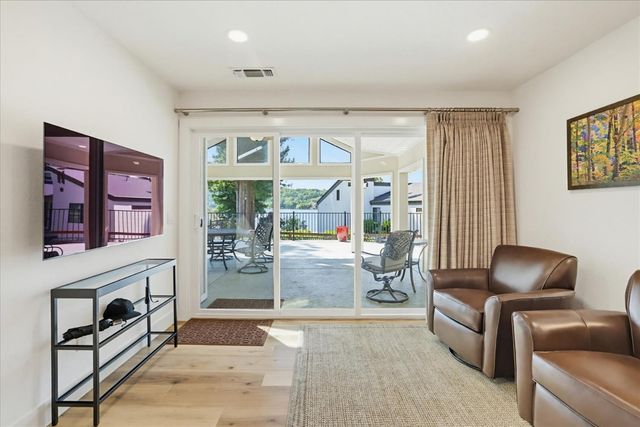 18649 Wildflower Dr, Penn Valley, CA 95946