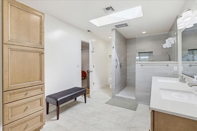 18649 Wildflower Dr, Penn Valley, CA 95946