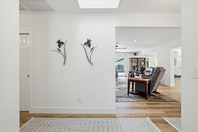 18649 Wildflower Dr, Penn Valley, CA 95946