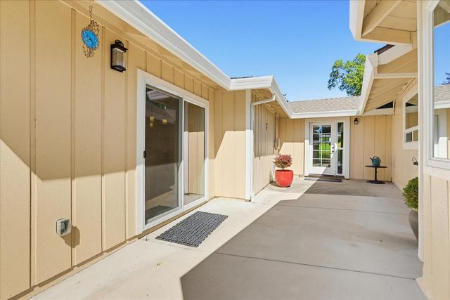 18649 Wildflower Dr, Penn Valley, CA 95946