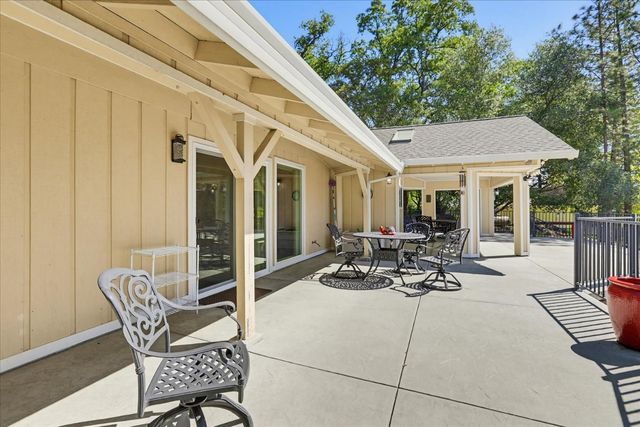 18649 Wildflower Dr, Penn Valley, CA 95946