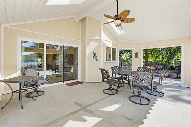 18649 Wildflower Dr, Penn Valley, CA 95946