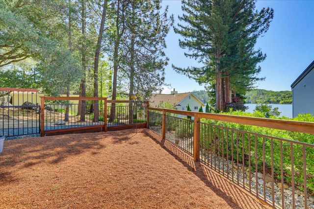 18649 Wildflower Dr, Penn Valley, CA 95946