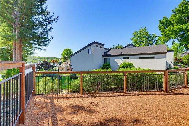 18649 Wildflower Dr, Penn Valley, CA 95946