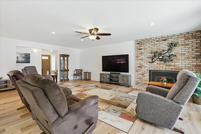 18649 Wildflower Dr, Penn Valley, CA 95946