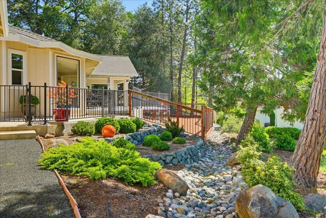 18649 Wildflower Dr, Penn Valley, CA 95946