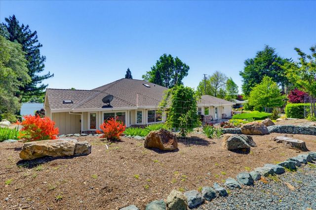 18649 Wildflower Dr, Penn Valley, CA 95946