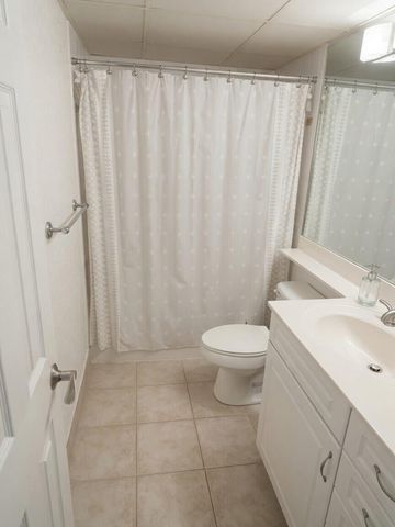 1000 SPANISH RIVER Road 4P, Boca Raton, FL 33432