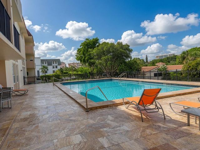 1000 SPANISH RIVER Road 4P, Boca Raton, FL 33432