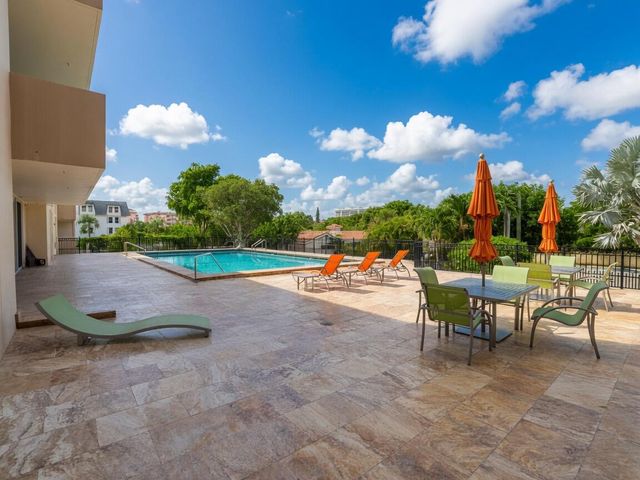 1000 SPANISH RIVER Road 4P, Boca Raton, FL 33432