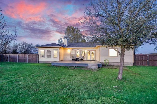146 Meadow LN, Marble Falls, TX 78654