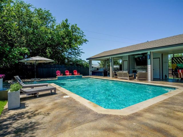 146 Meadow LN, Marble Falls, TX 78654