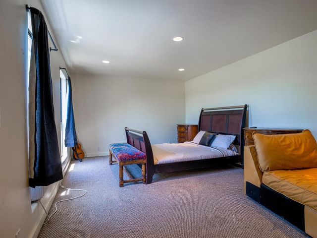 146 Meadow LN, Marble Falls, TX 78654