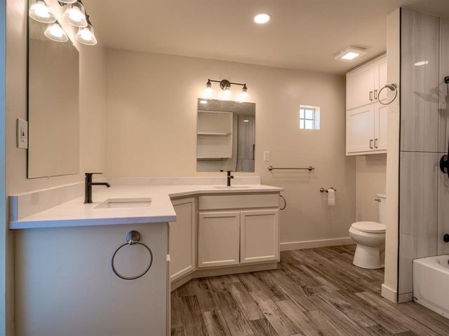 146 Meadow LN, Marble Falls, TX 78654