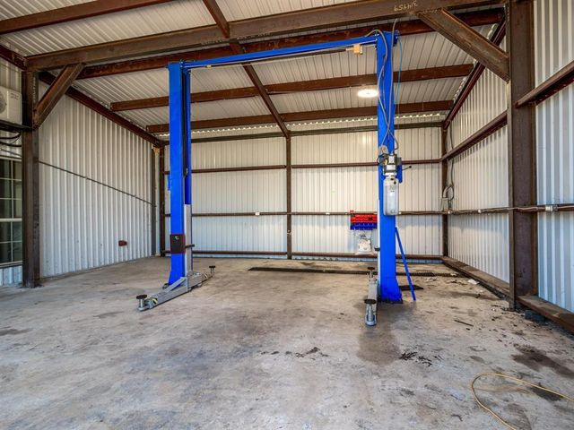146 Meadow LN, Marble Falls, TX 78654