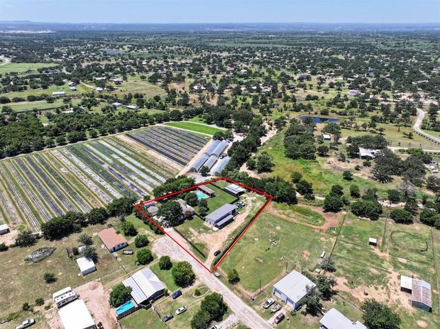 146 Meadow LN, Marble Falls, TX 78654