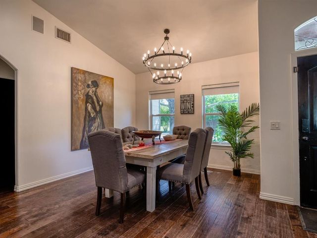 146 Meadow LN, Marble Falls, TX 78654