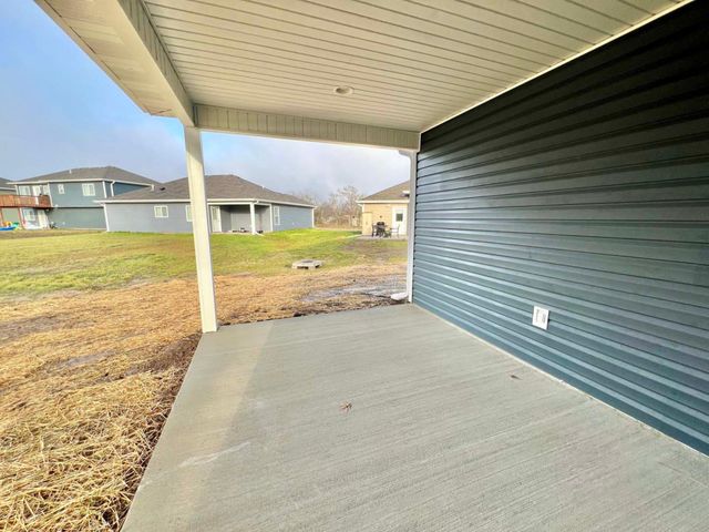 4710 E WHITTMORE CT, Columbia, MO 65202