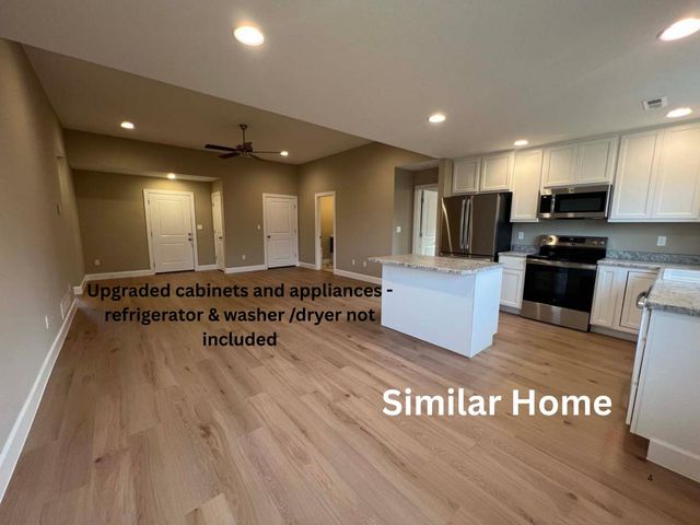 4710 E WHITTMORE CT, Columbia, MO 65202