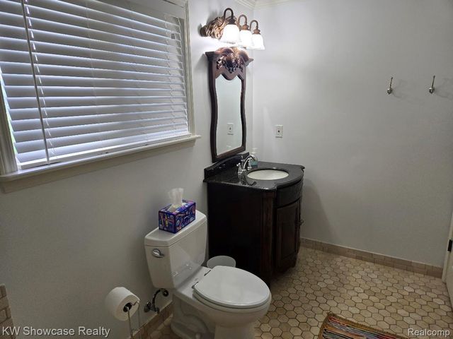 474 Beverly Island Drive, Waterford Charter Township, MI 48328