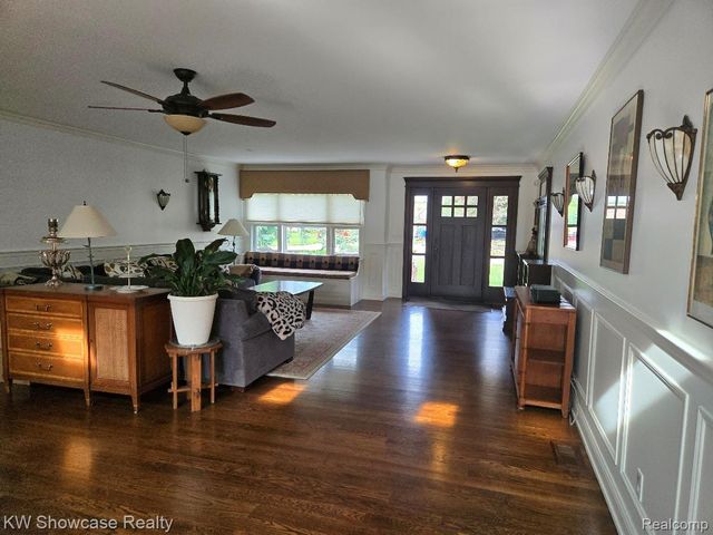 474 Beverly Island Drive, Waterford Charter Township, MI 48328