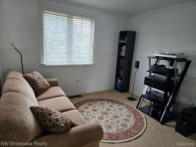 474 Beverly Island Drive, Waterford Charter Township, MI 48328