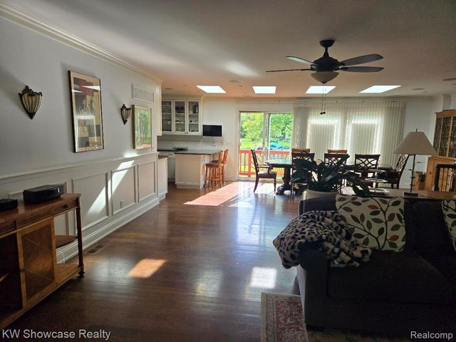 474 Beverly Island Drive, Waterford Charter Township, MI 48328