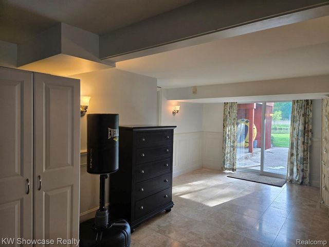 474 Beverly Island Drive, Waterford Charter Township, MI 48328
