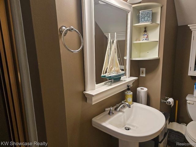 474 Beverly Island Drive, Waterford Charter Township, MI 48328