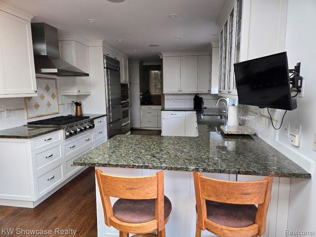 474 Beverly Island Drive, Waterford Charter Township, MI 48328