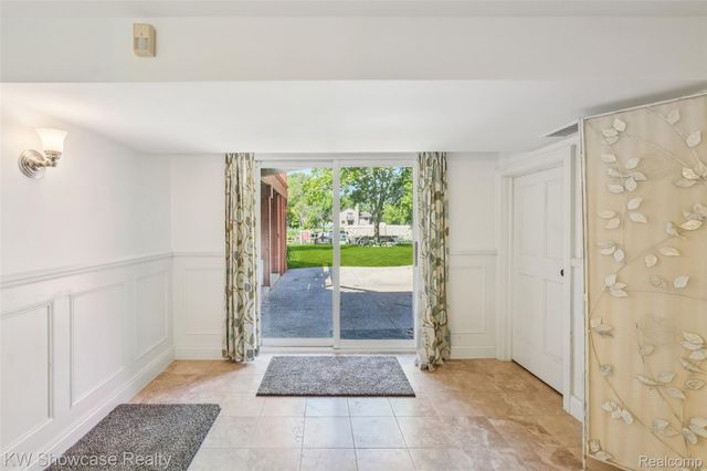 474 Beverly Island Drive, Waterford Charter Township, MI 48328