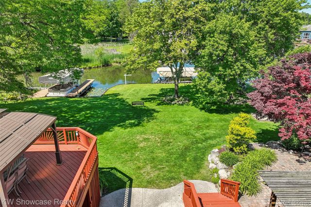 474 Beverly Island Drive, Waterford Charter Township, MI 48328