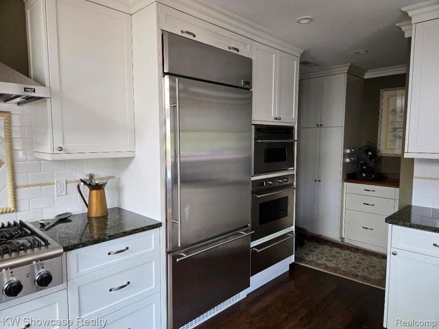 474 Beverly Island Drive, Waterford Charter Township, MI 48328