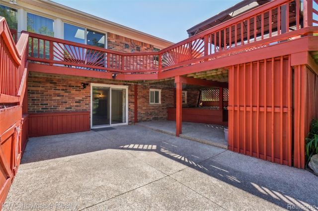 474 Beverly Island Drive, Waterford Charter Township, MI 48328