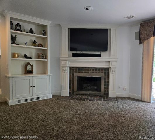 474 Beverly Island Drive, Waterford Charter Township, MI 48328