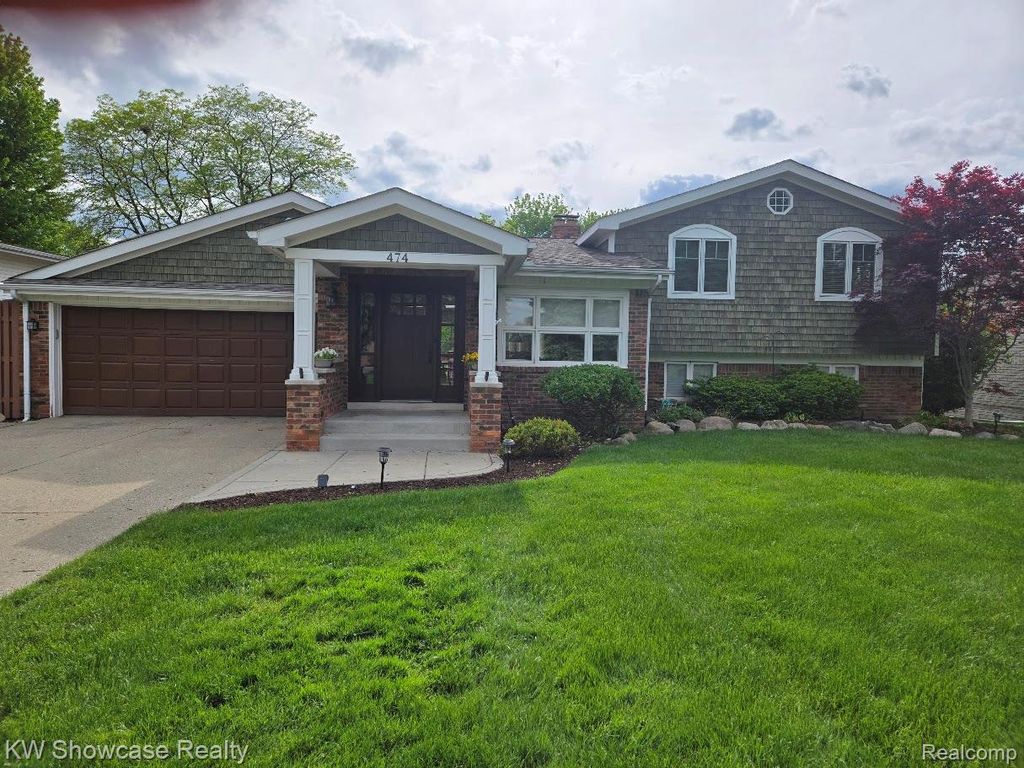 474 Beverly Island Drive, Waterford Charter Township, MI 48328