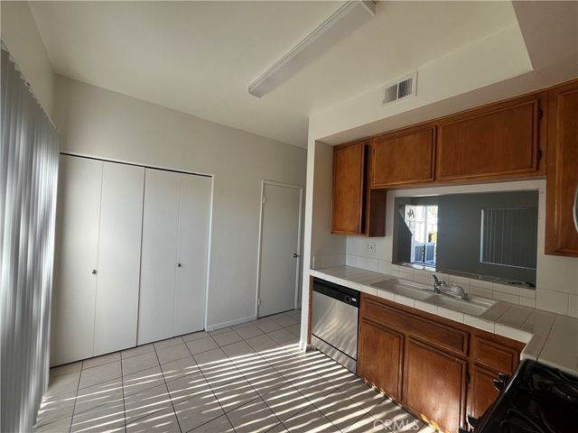 926 W Philadelphia Q93, Ontario, CA 91762