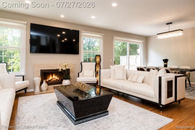 7112 Winding Brook Court 30, West Bloomfield, MI 48322