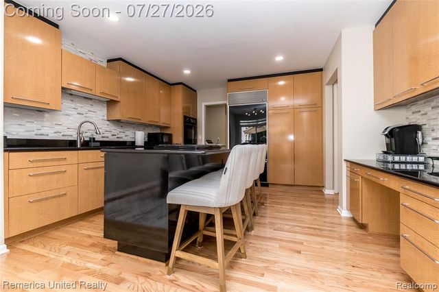 7112 Winding Brook Court 30, West Bloomfield, MI 48322