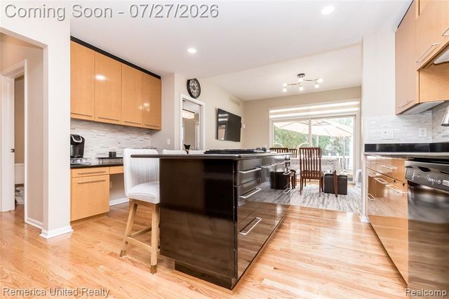 7112 Winding Brook Court 30, West Bloomfield, MI 48322