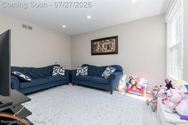 7112 Winding Brook Court 30, West Bloomfield, MI 48322