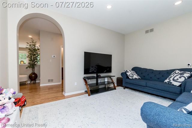 7112 Winding Brook Court 30, West Bloomfield, MI 48322