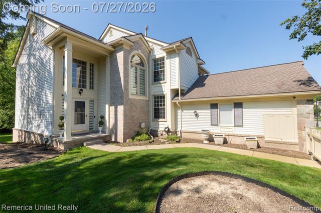 7112 Winding Brook Court 30, West Bloomfield, MI 48322