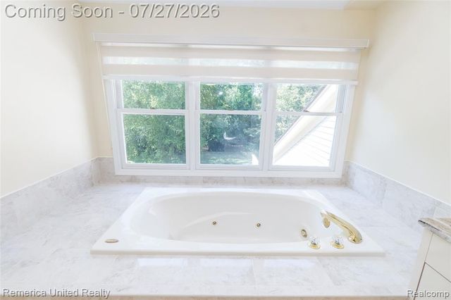 7112 Winding Brook Court 30, West Bloomfield, MI 48322
